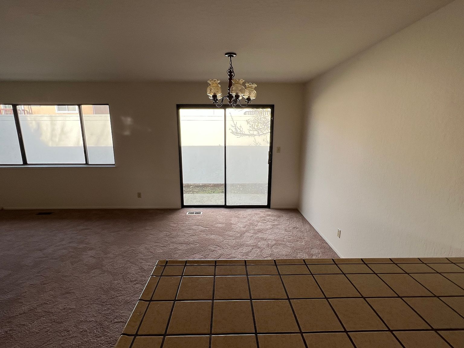 1611 Gordon St photo 4