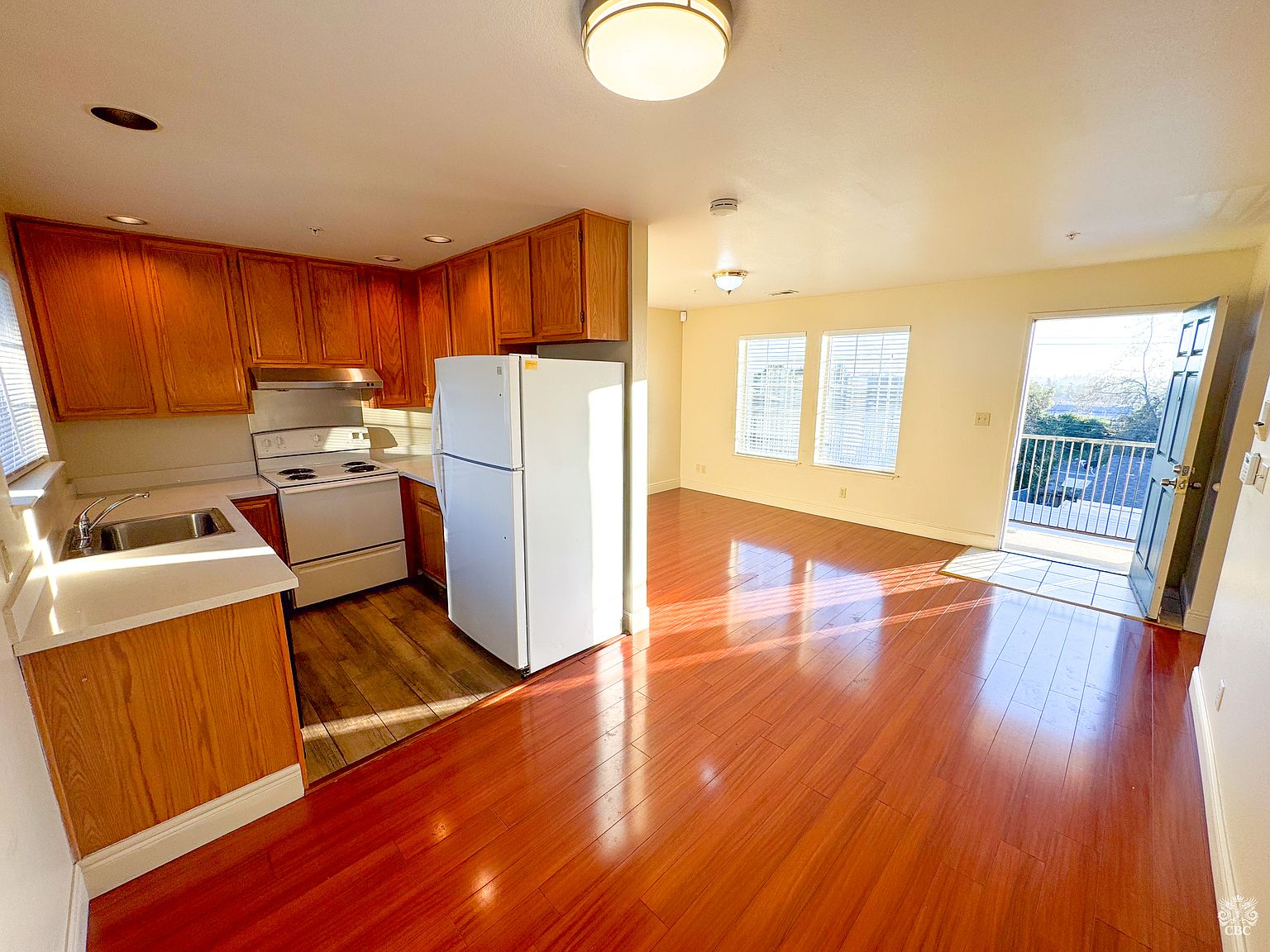 2030 Miramonte Ave photo 4