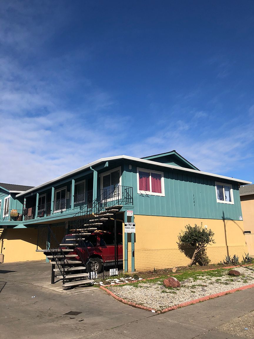 1151 Francisco Ave photo 4