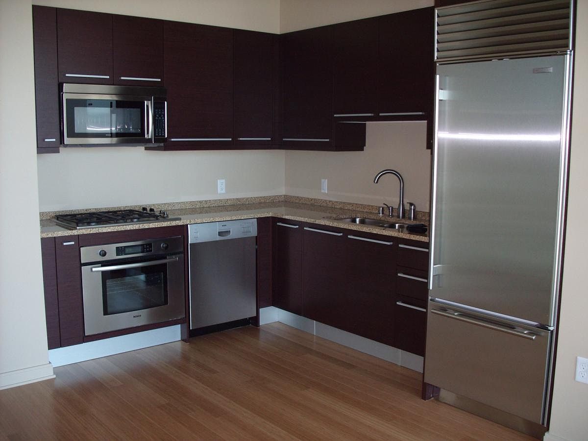 425 1st St photo 3