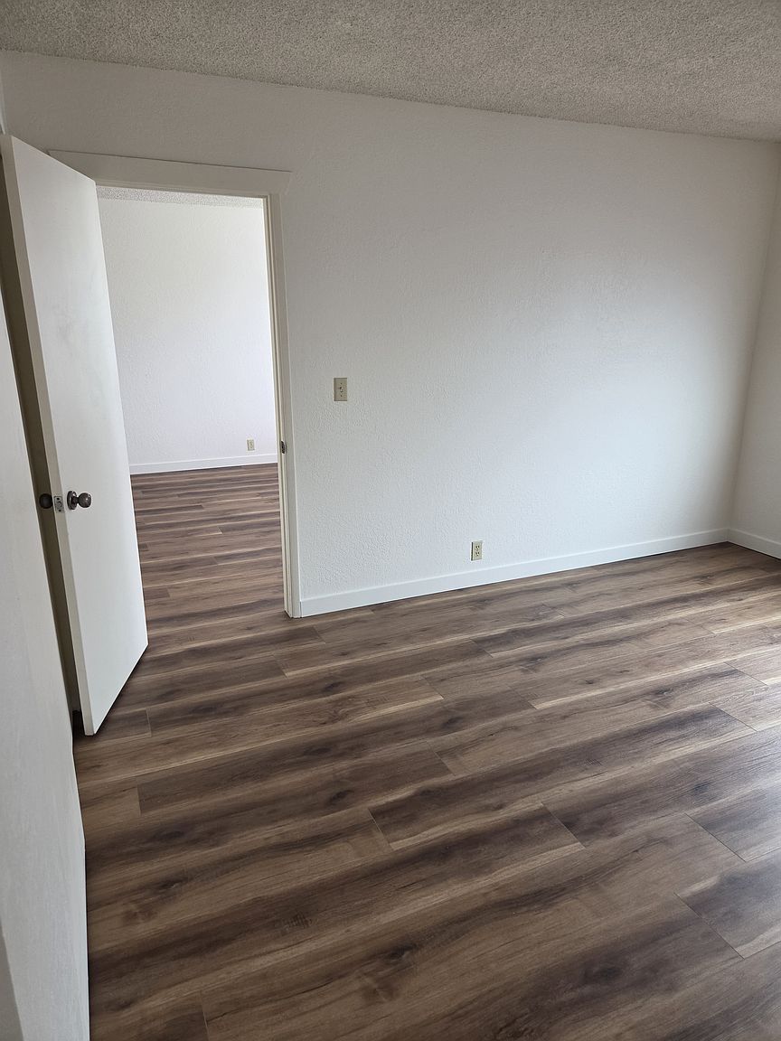 4355 Iowa St photo 3