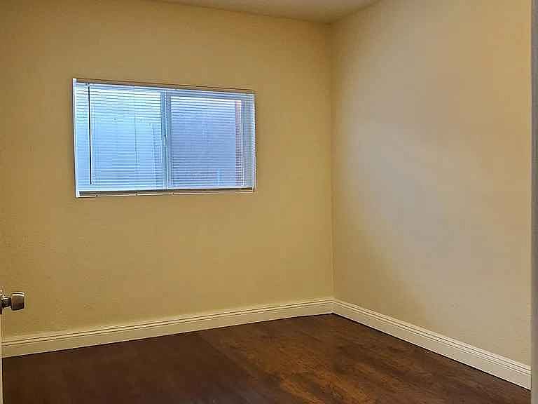 3133 Clay Ave photo 4
