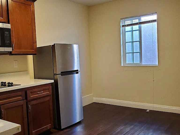 3133 Clay Ave photo 3