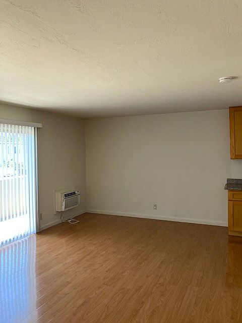 10221 Park Cir W photo 2