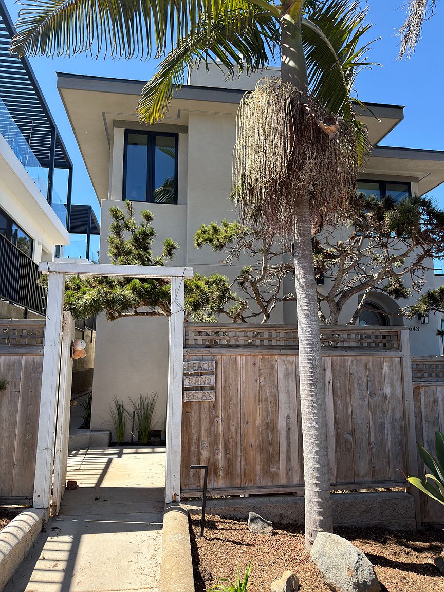 4643 Coronado Ave