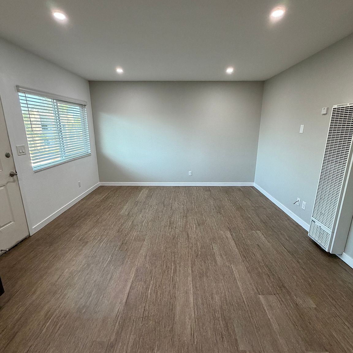 1025 Georgia St photo 3