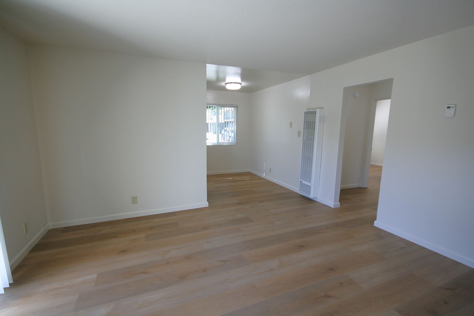2332 Pauline Dr photo 2