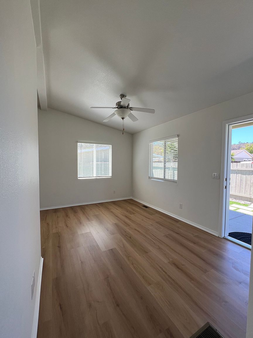 629 W Chase Ave photo 2