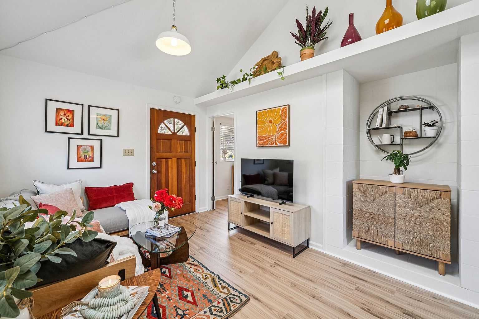 11 Martens Blvd photo 4