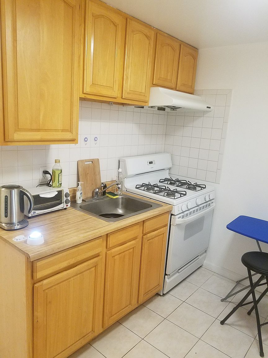 3623 Kirkham St photo 2