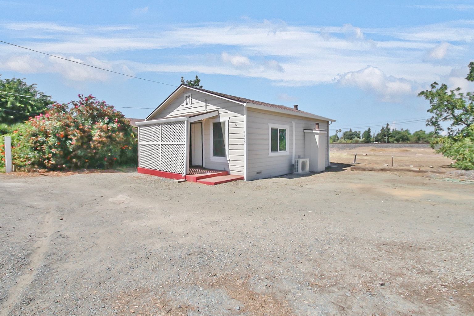 3180 Knightsen Ave photo 2