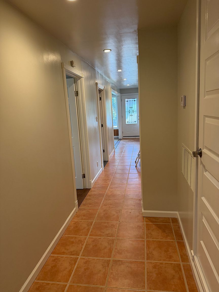 1BR/1BA Flat on Fair Dr · San Rafael photo 4