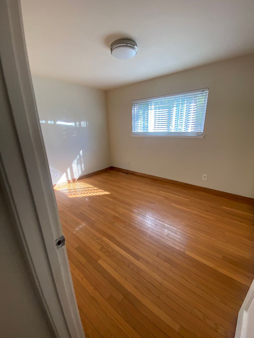 305 Santa Clara Way photo 5