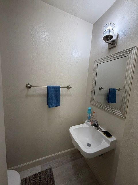 722 Orchard St photo 5