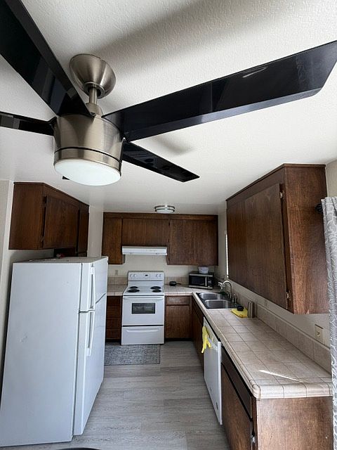 722 Orchard St photo 3