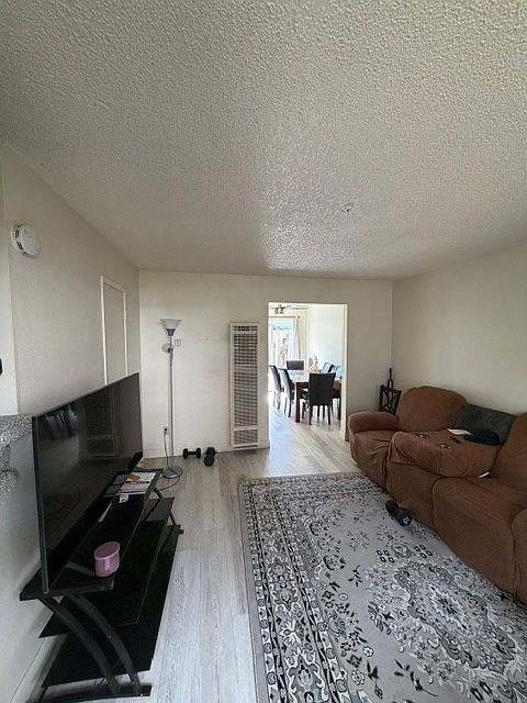722 Orchard St photo 4