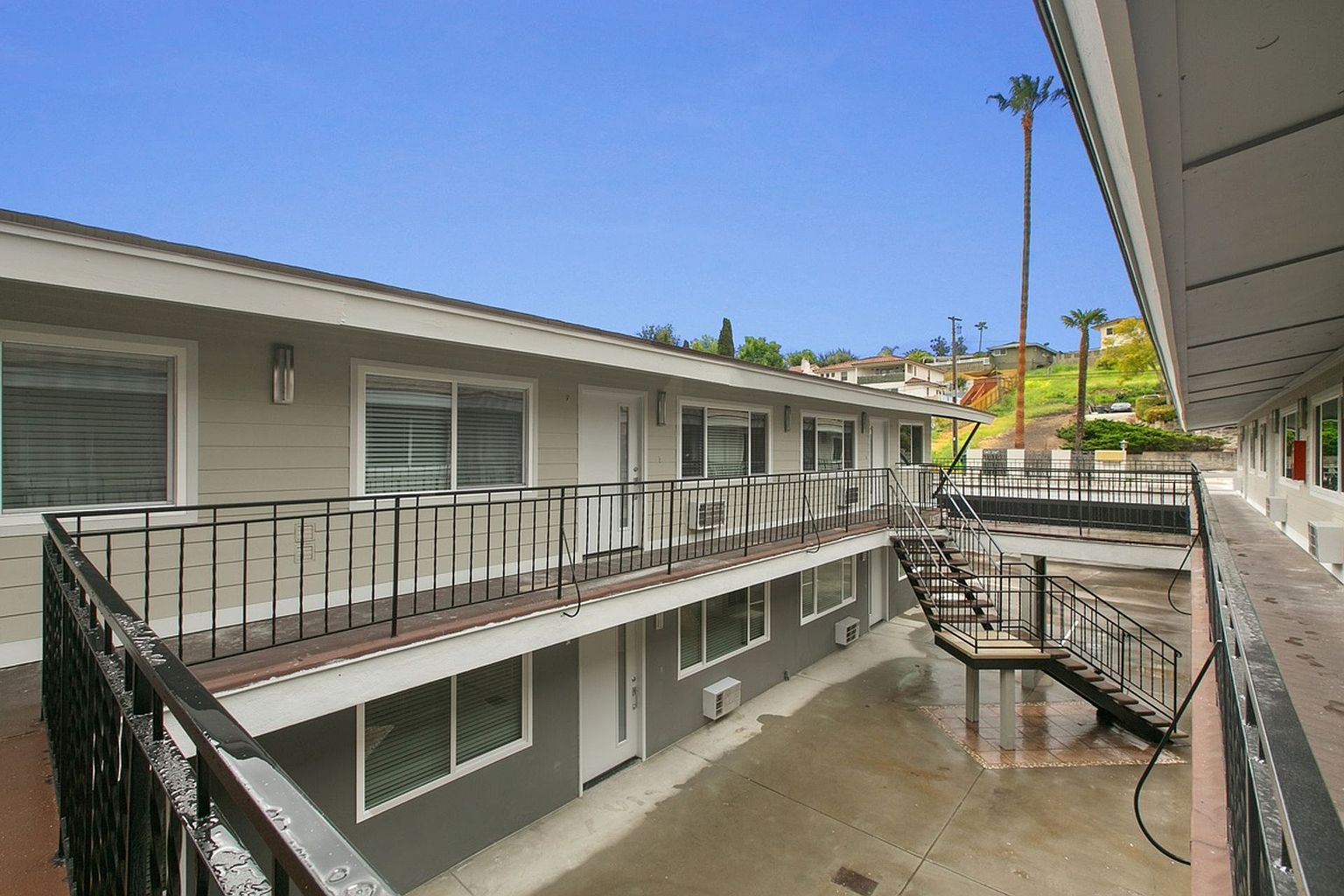2 beds 1.0 baths