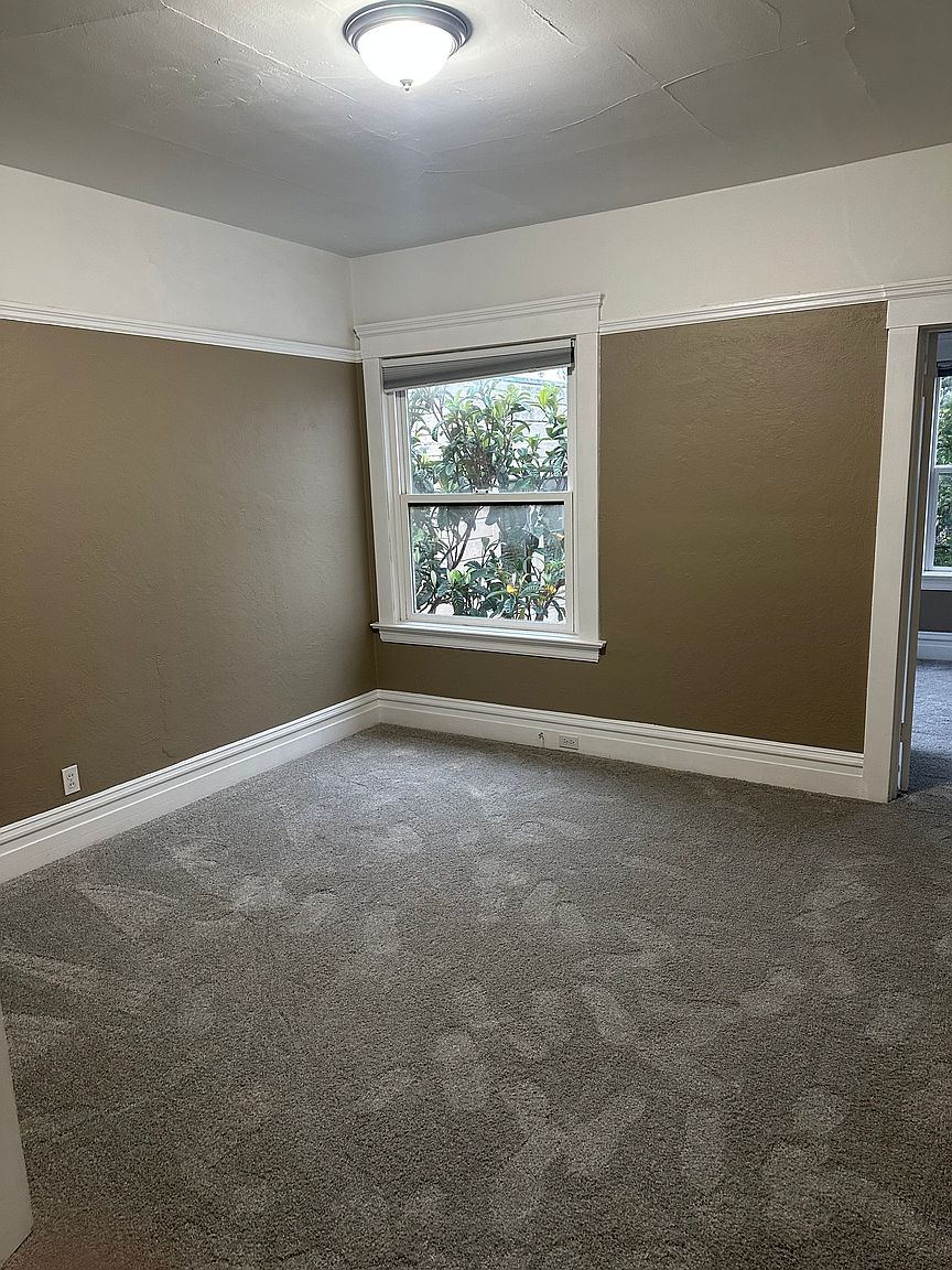 2932 Fulton Ave photo 5