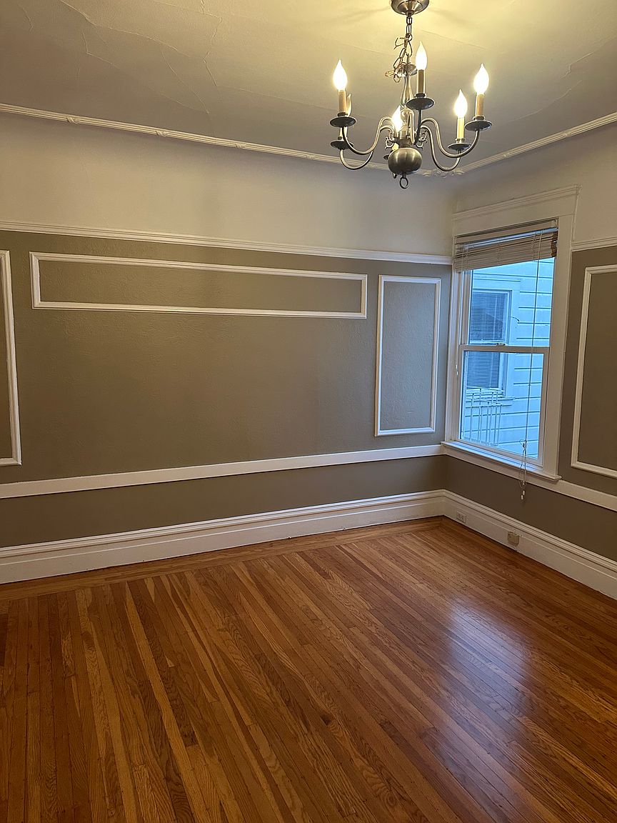 2932 Fulton Ave photo 2