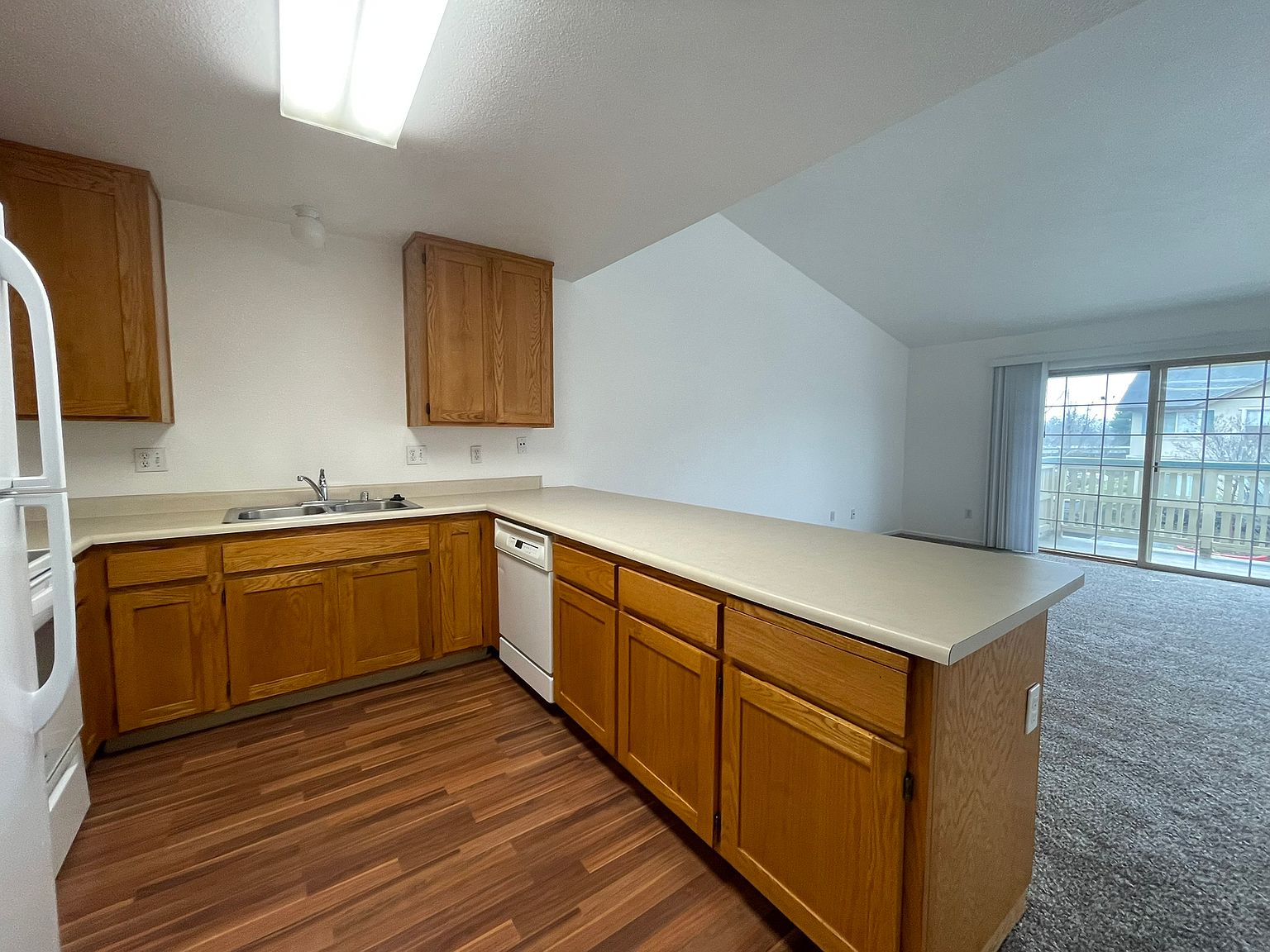 2428 Edgewater Dr photo 5