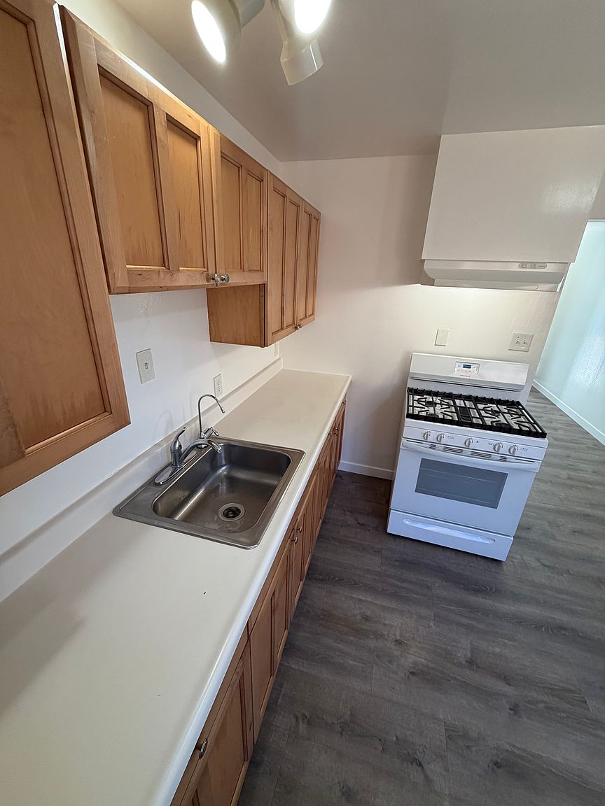 613 The Alameda photo 5