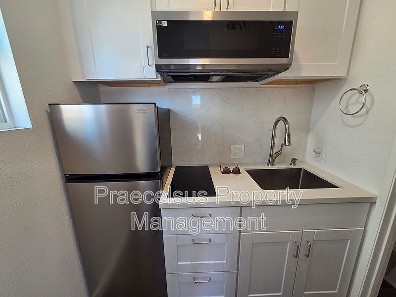 1078A Fuchsia Ln photo 5