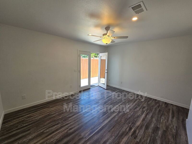 1078A Fuchsia Ln photo 2