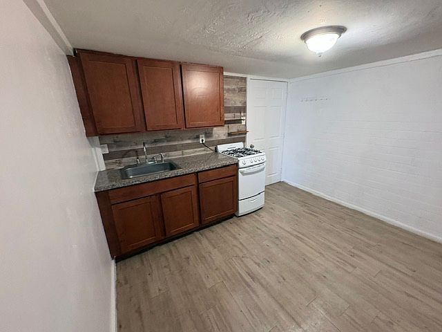 3607 W Meadowbrook Ave photo 4