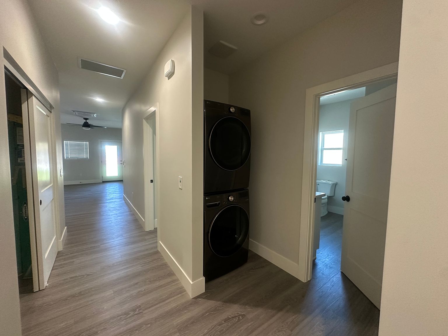 940 D St photo 4