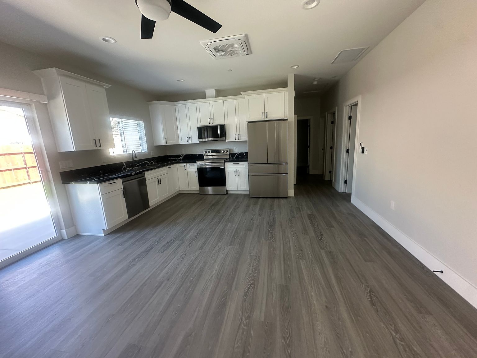 940 D St photo 2