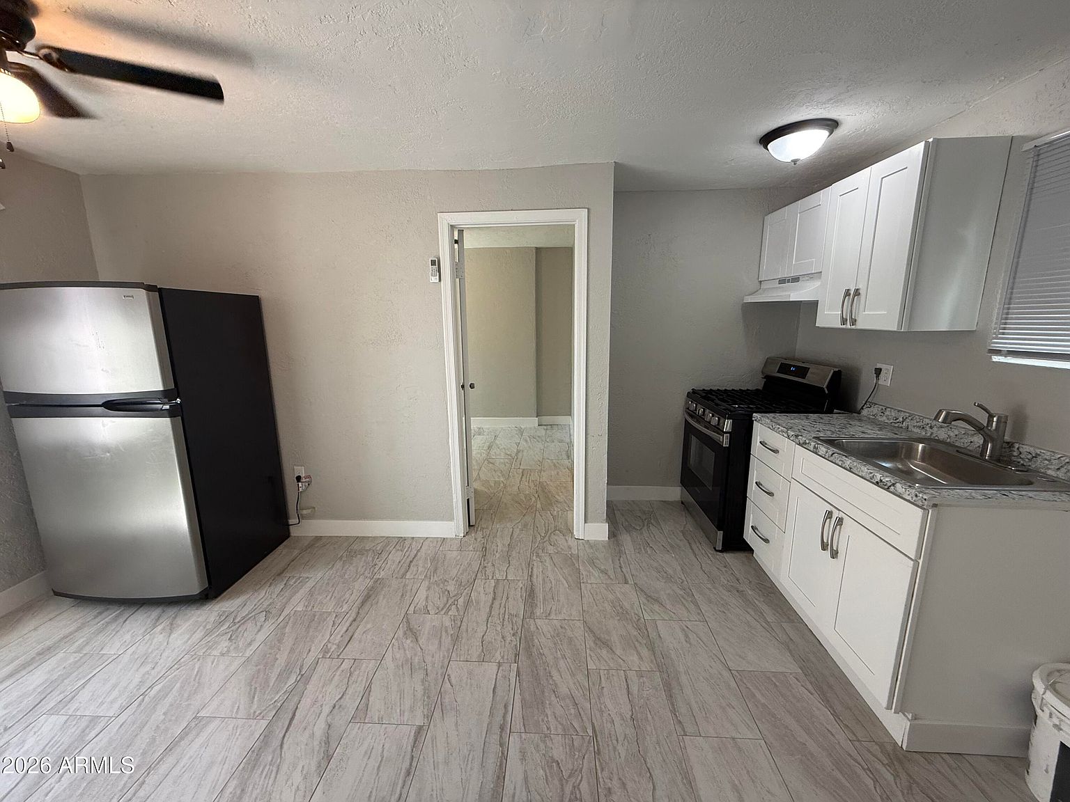 185 W Morelos St photo 3