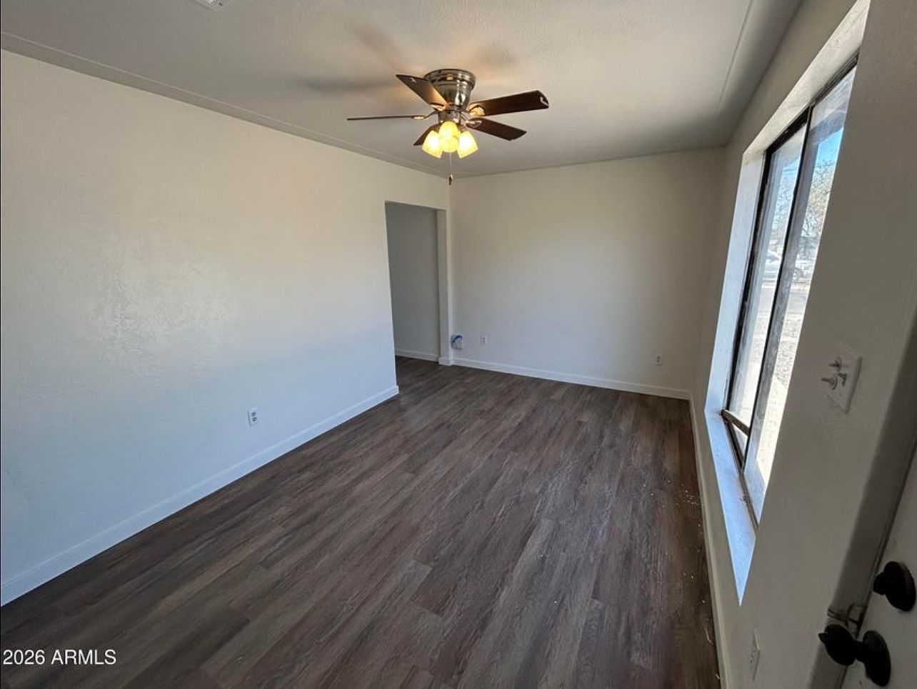 833 E Marguerite Ave photo 3