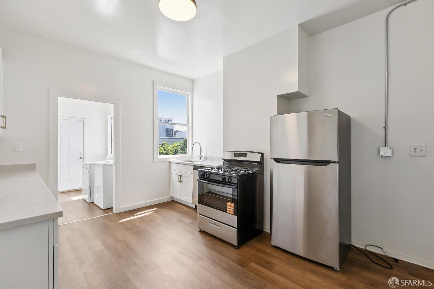 1BR/1BA Duplex on 10th St · San Francisco photo 3