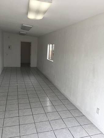 183 W San Ysidro Blvd photo 4