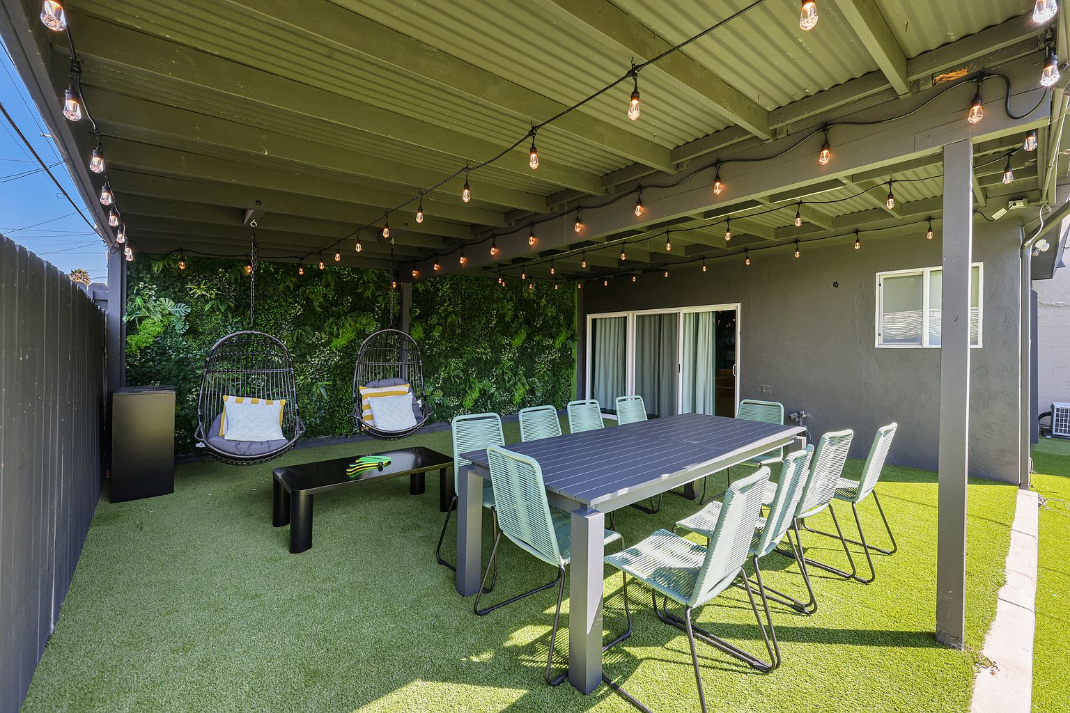 4667 Cass St photo 2