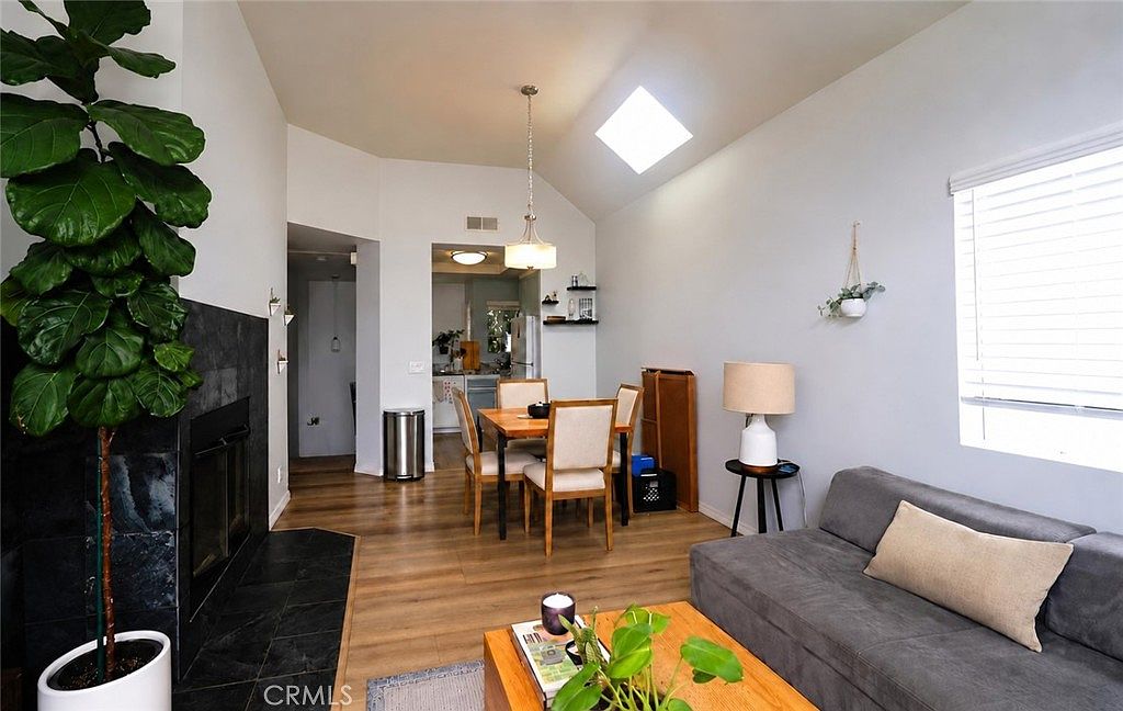 512.5 Dahlia Ave photo 5