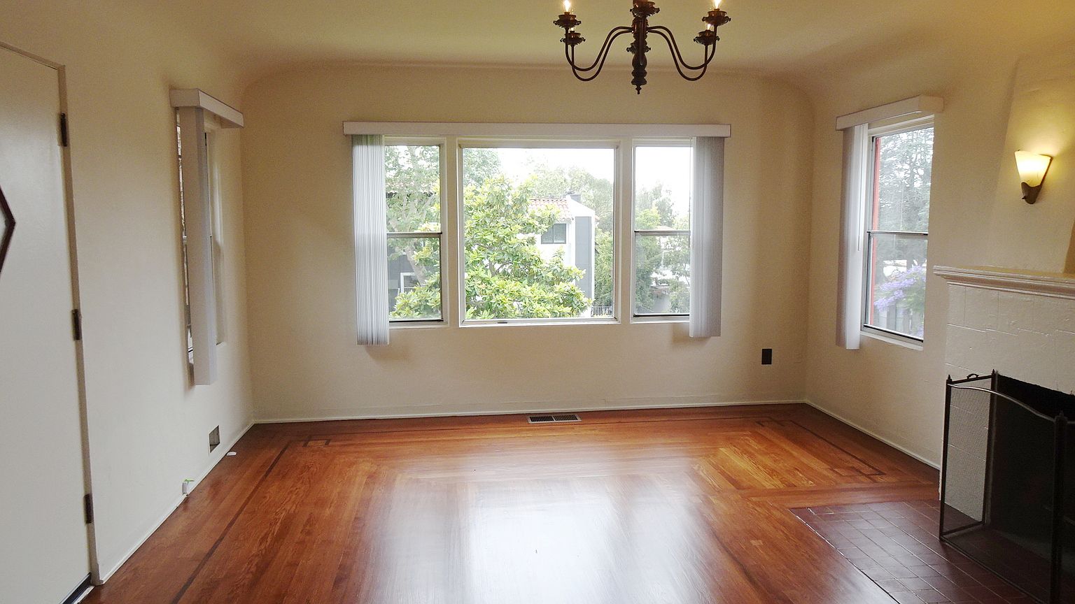 2948 C St photo 3