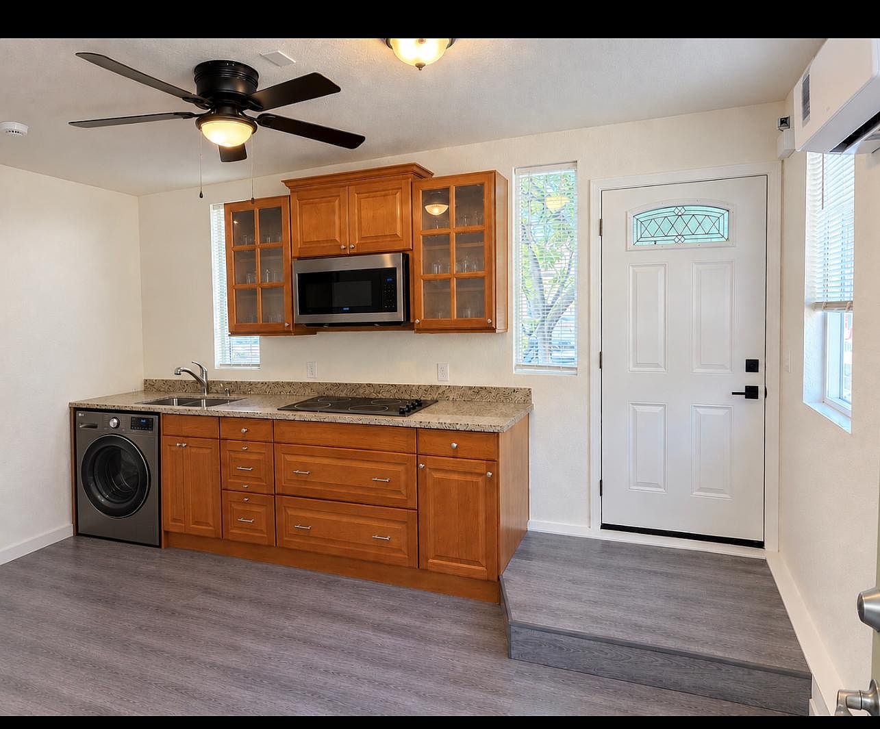 146 N Menlo Park St photo 3