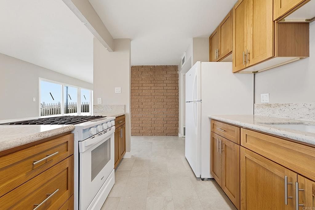 1550 Seacoast Dr photo 4
