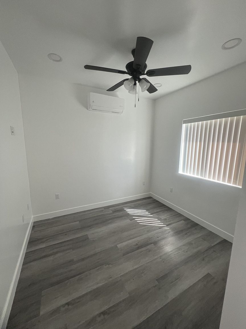 5235 Geneva Ave photo 4