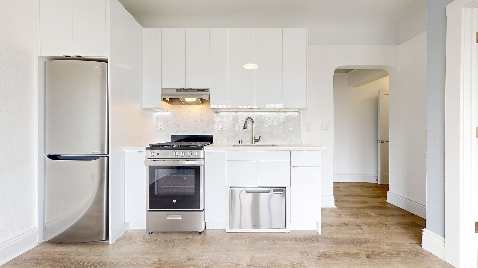 3272 21st St San Francisco, CA 94110 photo 2
