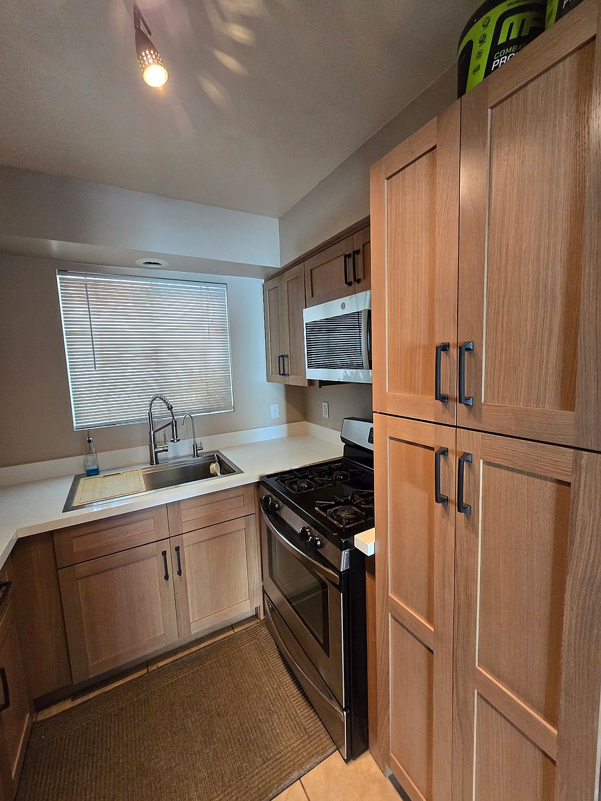 1136 W Monterosa St photo 3
