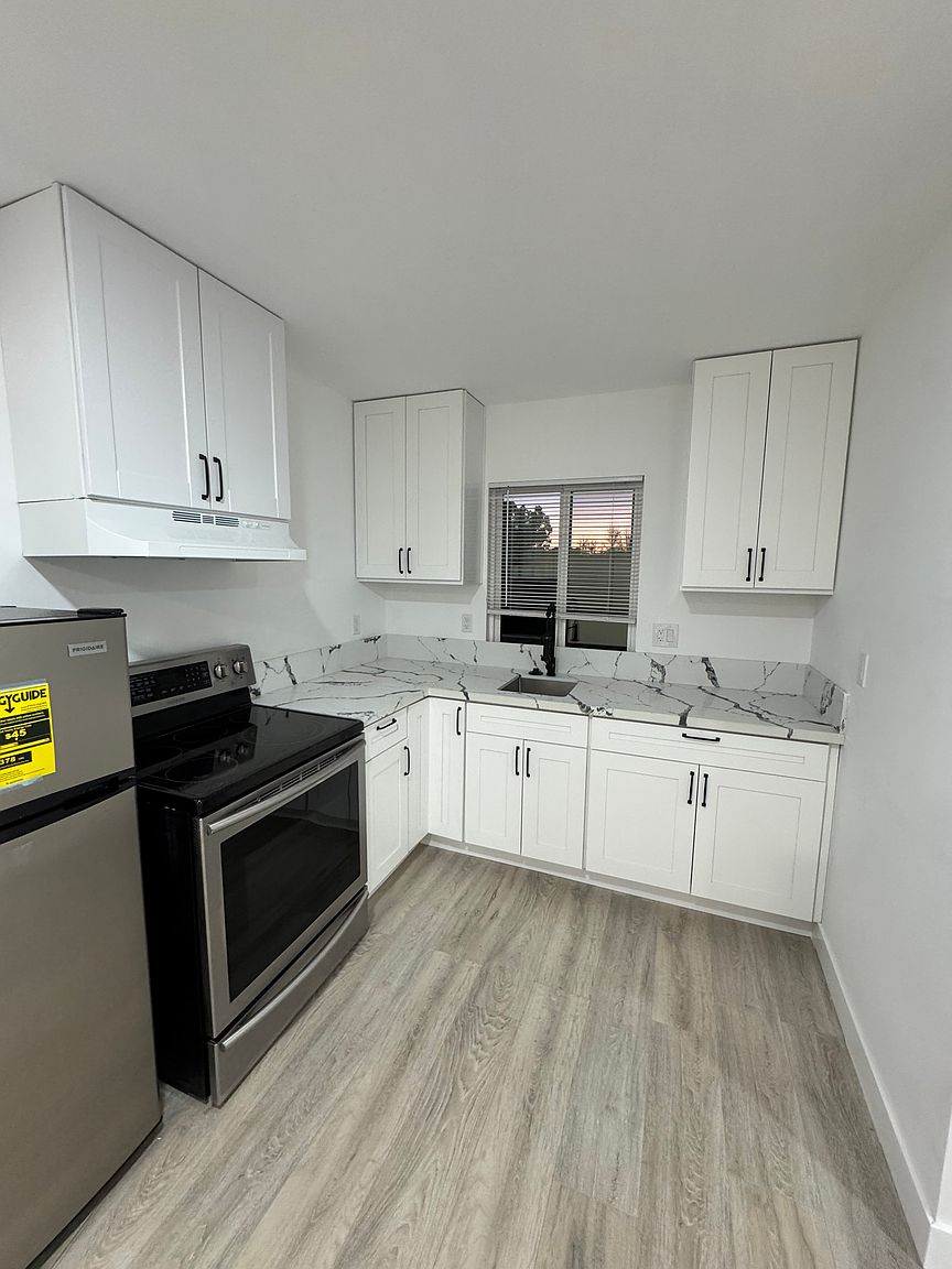 1418 El Prado Pl photo 3