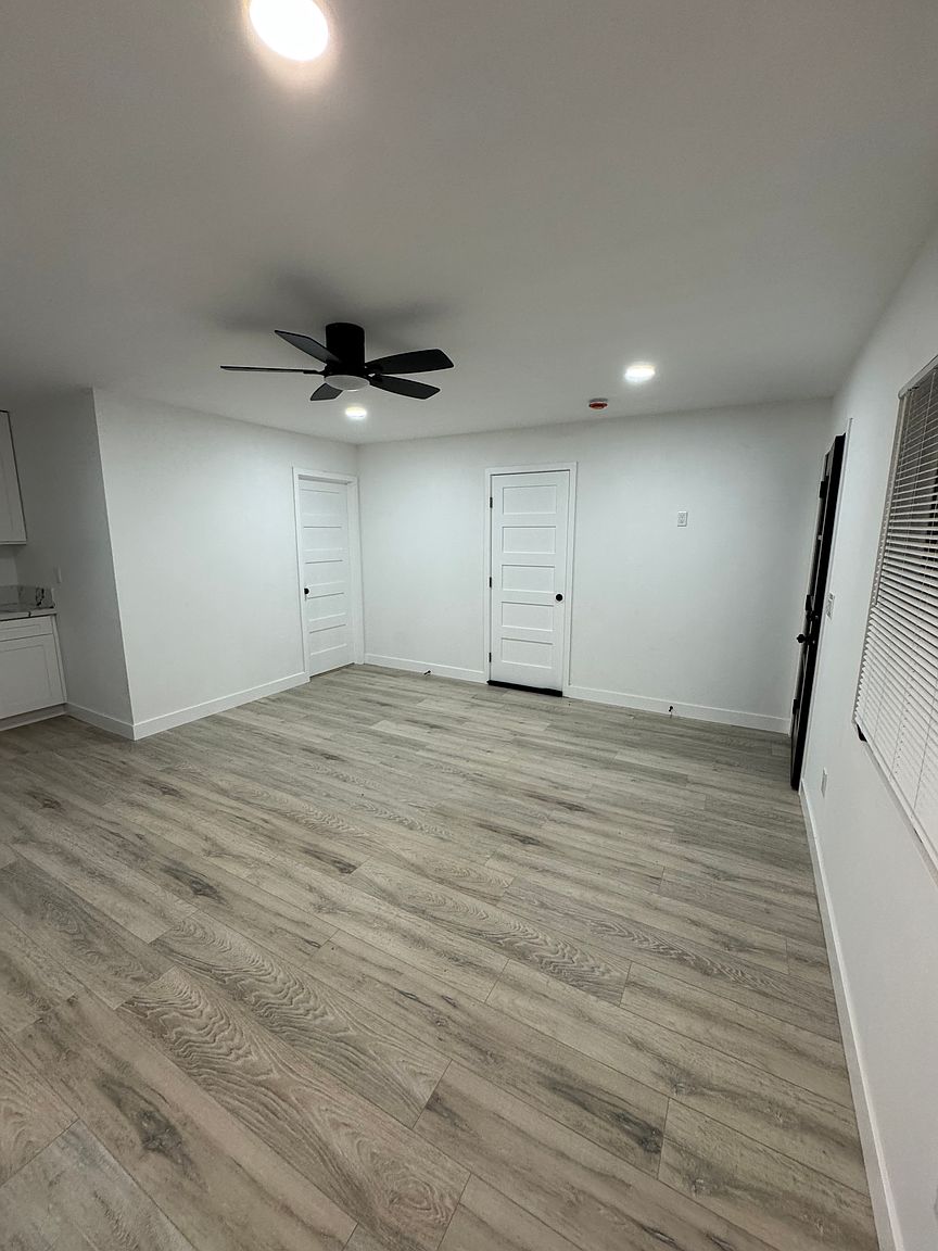 1418 El Prado Pl photo 4
