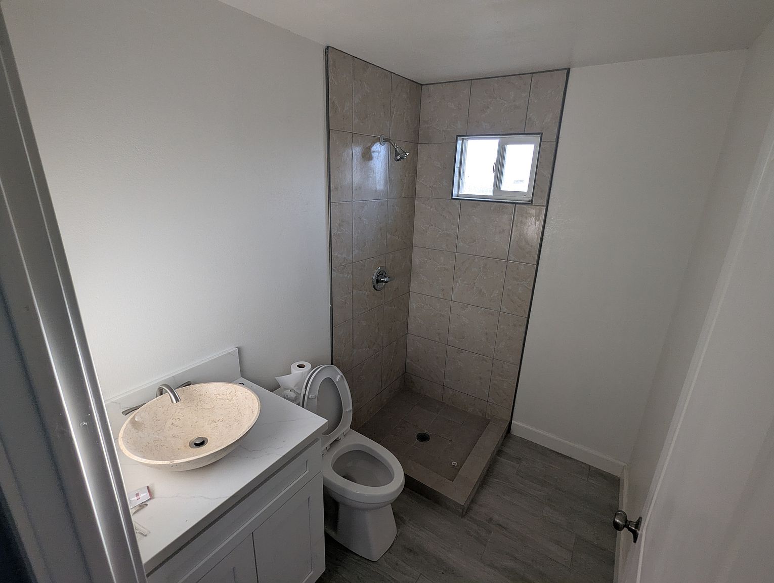 1567 Skyline Dr photo 3