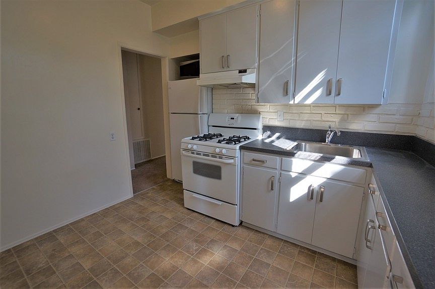 3611 3rd Ave photo 4