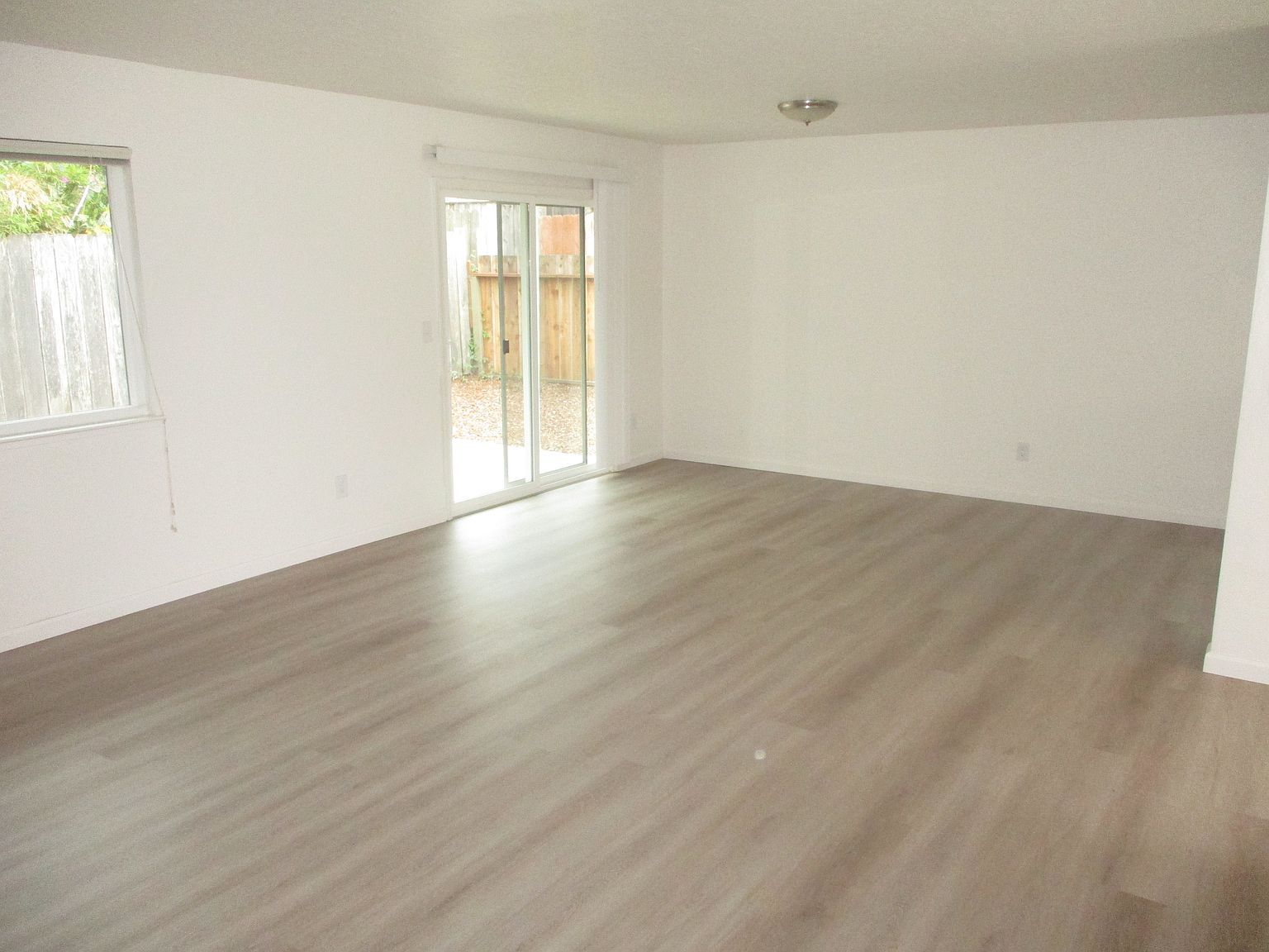 3BR/2BA Duplex on Walk Circle · Santa Cruz photo 2