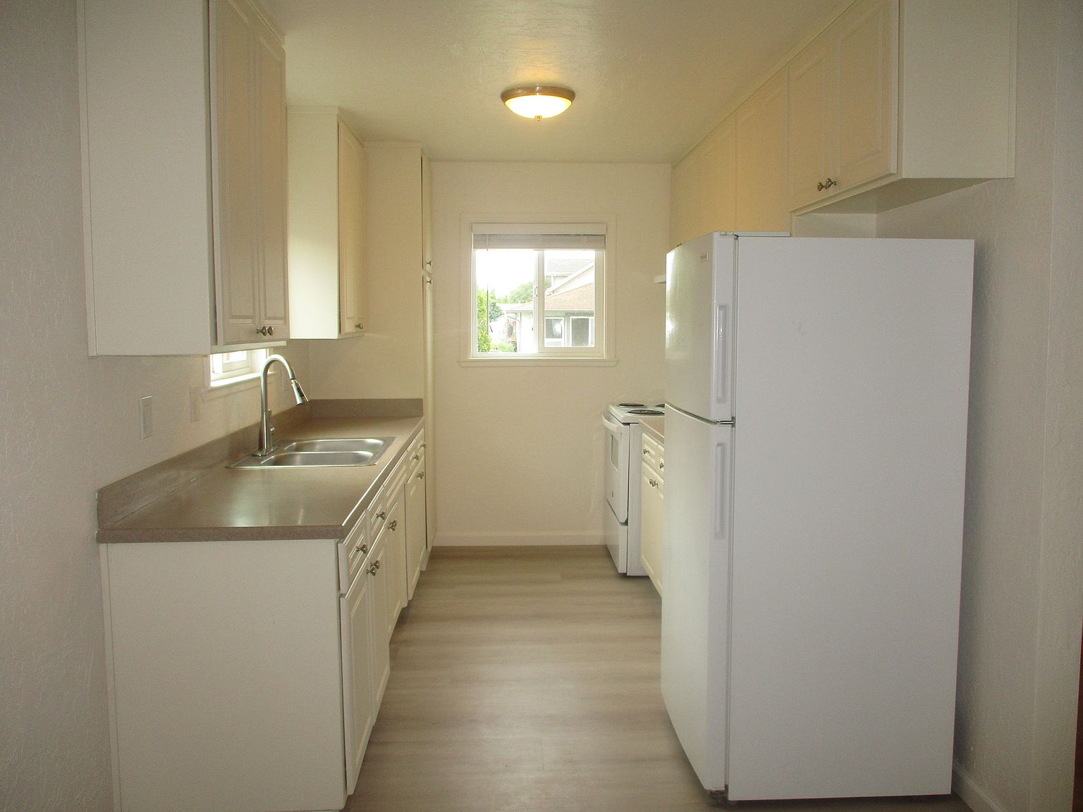 3BR/2BA Duplex on Walk Circle · Santa Cruz photo 4