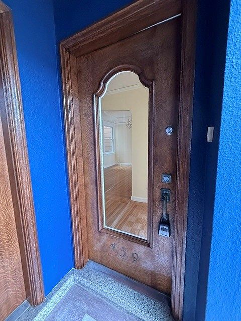 2BR/1BA Single Family House on 34th Ave · San Francisco photo 5