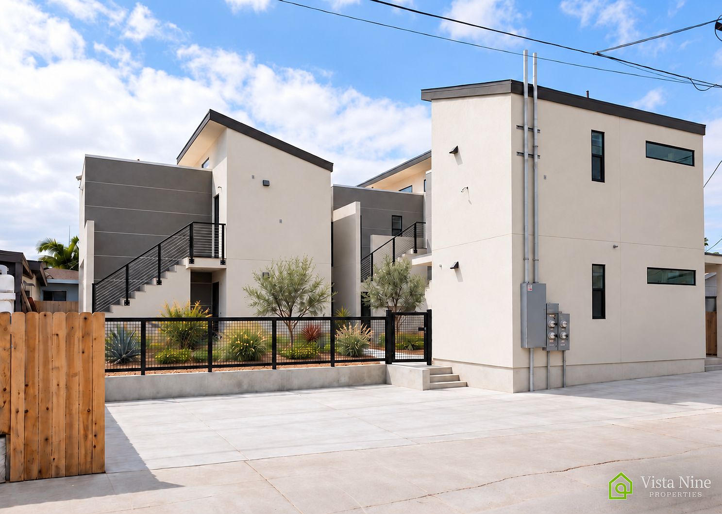 4892 Doliva Dr photo 2
